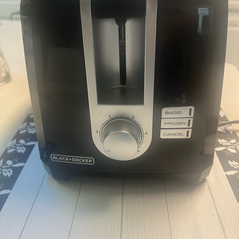 Black & Decker Black and Silver Toaster
